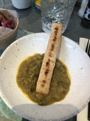 Vegan curry with naan stick at Rozey in Delft