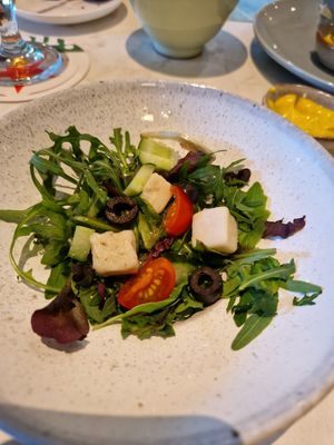Griekse salade at Rozey in Delft