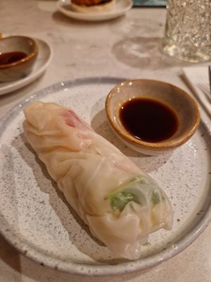Vietnamese springroll at Rozey in Delft