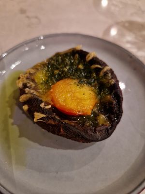 Portobello uit de oven at Rozey in Delft