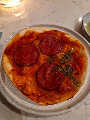 Pizza peperoni at Rozey in Delft