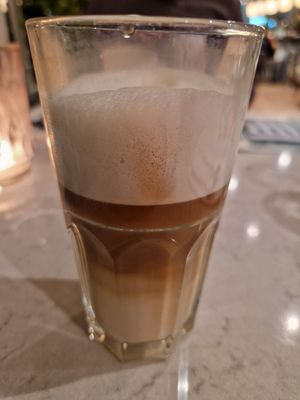 Latte macchiato at Rozey in Delft