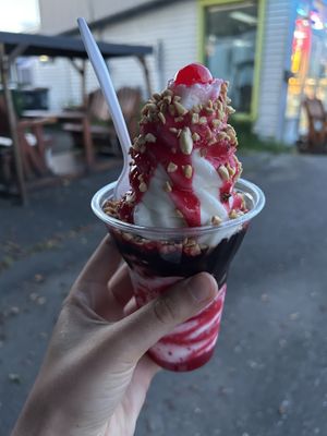 Parfait avec coulis de framboise et de chocolatt  at Passion d'été in Levis
