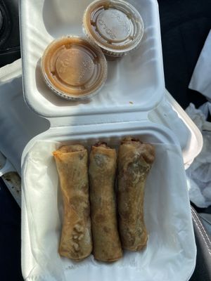 Apple pie egg rolls   at Philly Vegan in Richmond