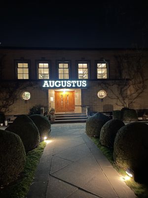   at Villa Augustus in Dordrecht