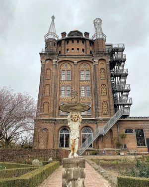 The outside front of the hotel  at Villa Augustus in Dordrecht