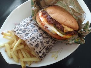 Takeway Beyond the Bastard, Dagens lunsj / Day's lunch at Bastard Burgers - Frognerveien in Oslo