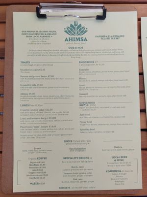 The small, but caring menu at Ahimsa in Mallorca