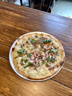 Bloom pizza at Chez Zac Pizzeria in Montreal