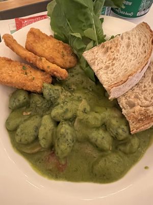 Spinach gnocchi with pesto sauce and tofu nuggets  at Breaghetti Itaewon in Seoul