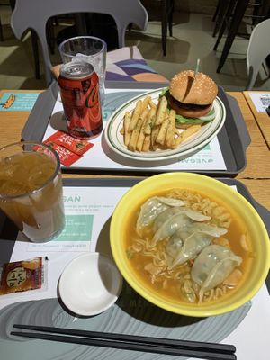 Hamburger and ramen with dumplings  at Breaghetti Itaewon in Seoul