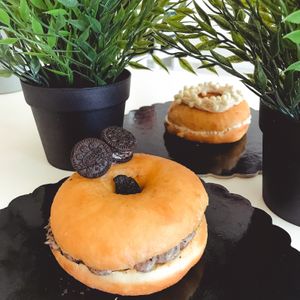 A looooot of donut's flavours and fillings! at Vanilla in Samora Correia