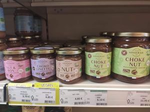 Spreads at La Vie Saine in Bordeaux