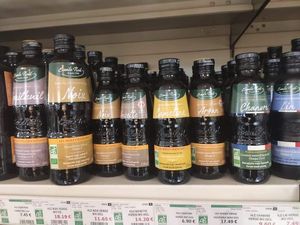 Oils at La Vie Saine in Bordeaux