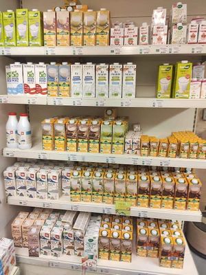 Milks at La Vie Saine in Bordeaux