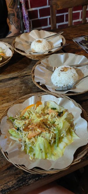  at Oktavia Warung in 