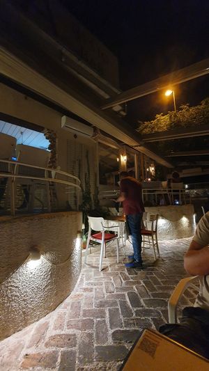 Una parte dell'esterno che da sul fiume at Resto Bar Taraca in Kotor