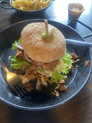 Pulled Jackfruit Burger   at Road Stop in Dortmund