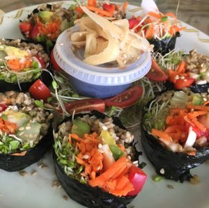 Nori rolls at Rainbow Living Foods in Kapaa