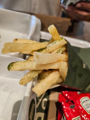 Seaweed Fries ~ 21/11/24 at VEGANBURG - Eunos Flagship Outlet in East Singapore