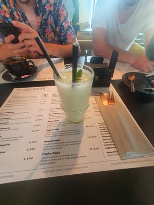 The "Italian Smoothie" with basil and apple 🇮🇹 at Rosee Club Café in Orihuela