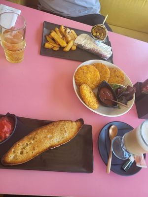  at Rosee Club Café in Orihuela