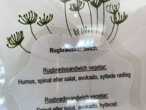 Vegansk sandwich. Kan også fås med andet brød end rugbrød. at Café Stationspladsen in Koege