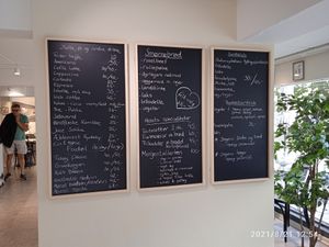 no vegetarian menu at Café Stationspladsen in Koege
