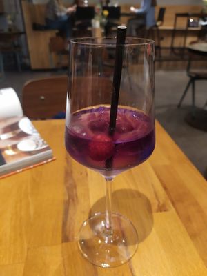 Butterfly pea cocktail at Chay Vegan Asian Kitchen in Hamburg