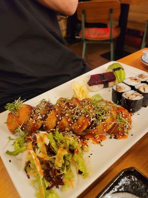 Frittierte Sushirolle 🥰 at Chay Vegan Asian Kitchen in Hamburg