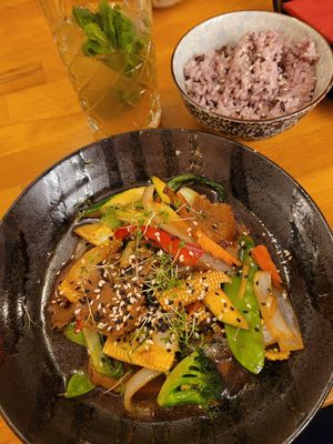 Gemüse mit Fakemeat at Chay Vegan Asian Kitchen in Hamburg