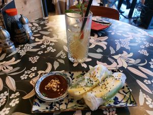 Sommerrollen, Ginger Goji Limonade at Chay Vegan Asian Kitchen in Hamburg