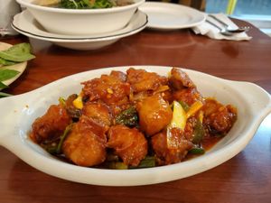 Orange chicken at Thuyen Vien in Anaheim