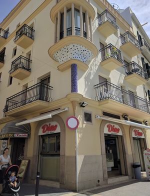 Primera línea de playa at Gelati Dino in Sitges