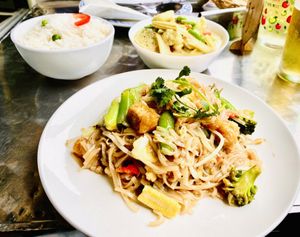 Delicious vegan Pad Thai and hot spicy green curry 😋🌟🌟🌟🌟🌟  at Largigi Thai in Lyme Regis