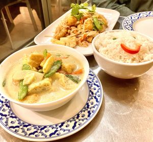 Green Curry…vegan pad Thai 🌟🤩🤩🤩🤩  at Largigi Thai in Lyme Regis