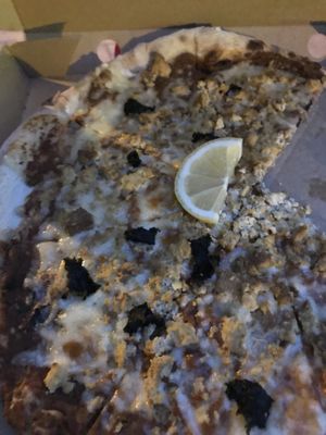 The lemon really worked on this ‘nemhalas’ pizza  at GreenGorilla in Budapest