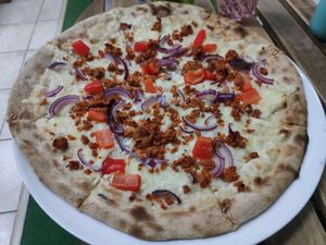 Magyaros pizza at GreenGorilla in Budapest