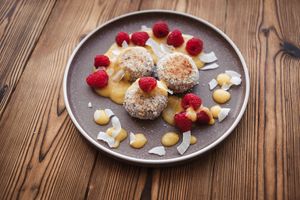 Coconut cheesecakes

Кокосовые "сырники" at Golubkova Cooking in Krasnoyarsk