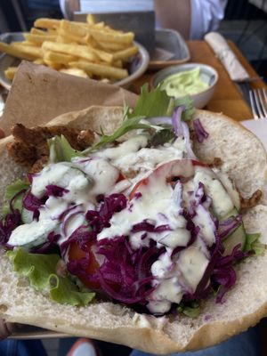 veganer one&only mit knoblauchsoße  at DÖNA in Essen