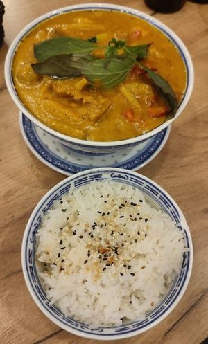 Curry with rice at La Vegana in Warsaw