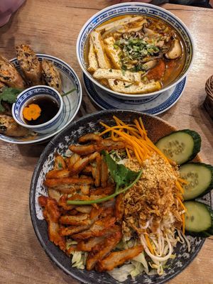 Spring rolls, big bowl and a soup at La Vegana in Warsaw