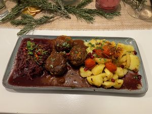 Hackbällchen at Nao Vegan Cafe & Bar in Hamburg