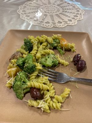 Pesto salad at Dan d'Lion Eatery in Hungry Horse
