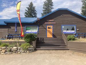 Outside of restaurant   at Dan d'Lion Eatery in Hungry Horse