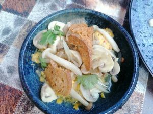 Eingelegte Pilze at Paul's in Linz