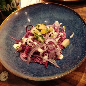 Saisonal side dish: Cole slaw
with roasted fennel seeds and crunchy pumpkin seeds at Pfannenzauber in Aachen