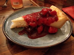 Cheesecake with plum sauce at Pfannenzauber in Aachen
