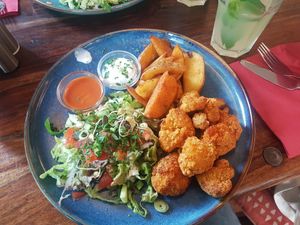 Blumenkohl Wings & Kartoffelspalten at Pfannenzauber in Aachen