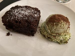 Brownie vegano at Cantina Lab in Barcelona